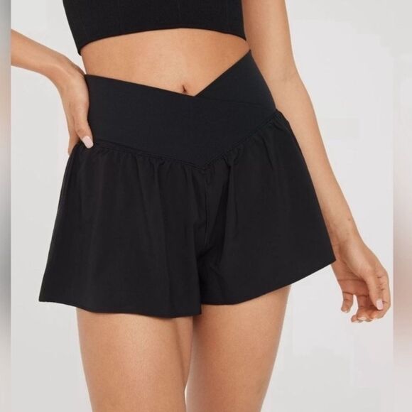 Aerie Offline Crossover Flowy Shorts Black - Picture 10 of 11